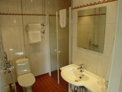 <?php echo $hotelname_visible; ?> Bathroom